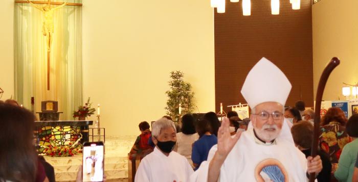 13 The Bishops Blessing